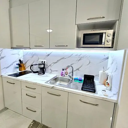 Apartman With Balcony 300m From