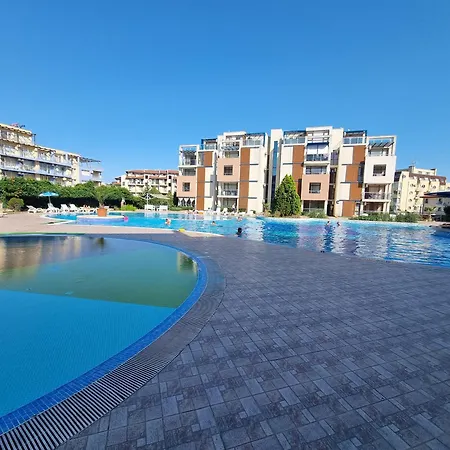 With Balcony 300m From Apartment Slantschew brjag