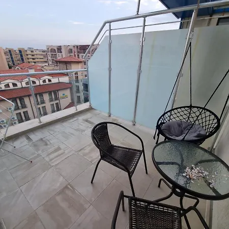 Appartamento With Balcony 300m From