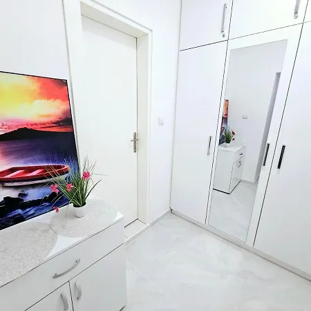 Apartment With Balcony 300m From Slantschew brjag